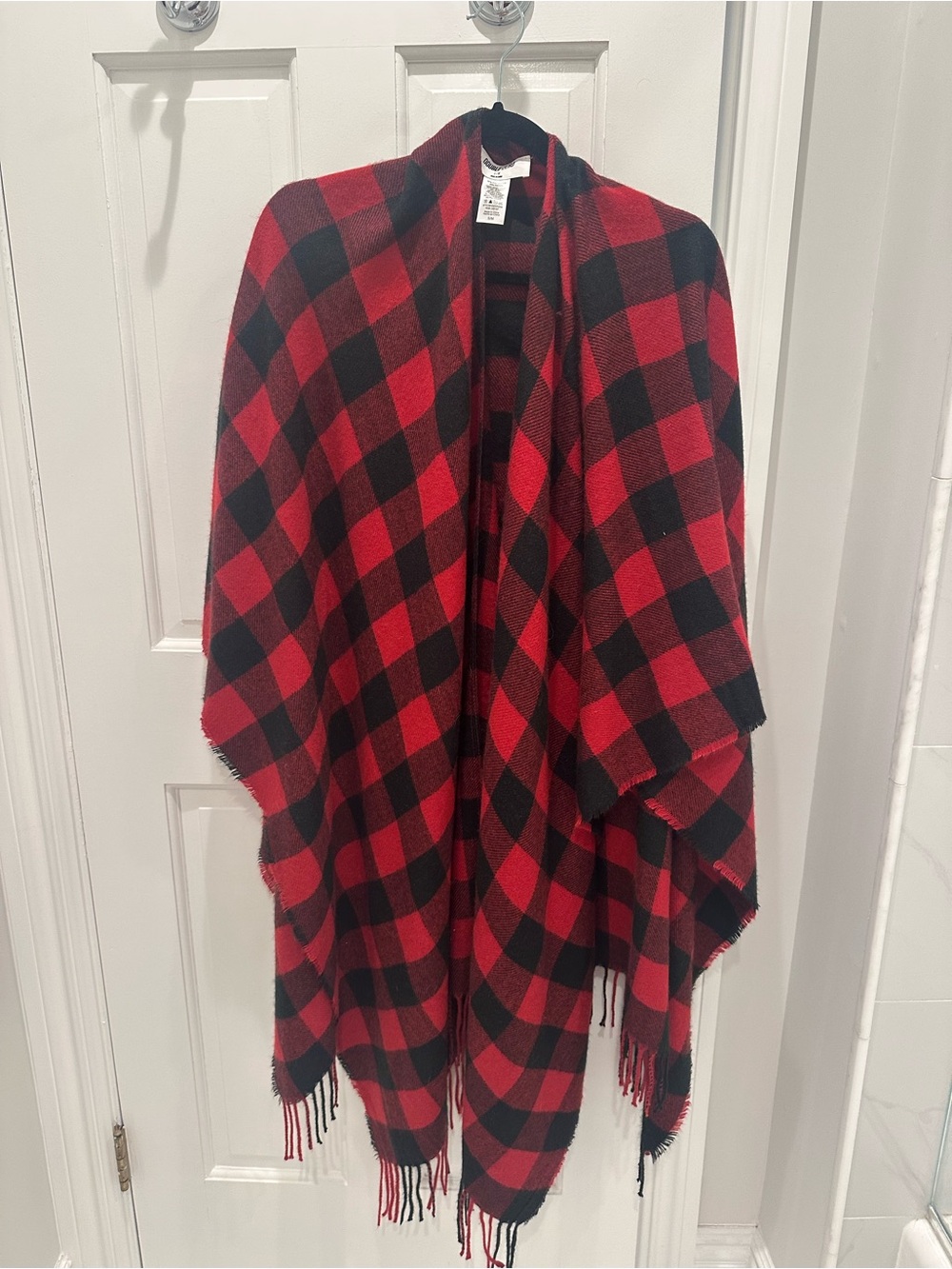 Double Zero Red and Black Buffalo Plaid Open-Front Poncho Small/ Medium